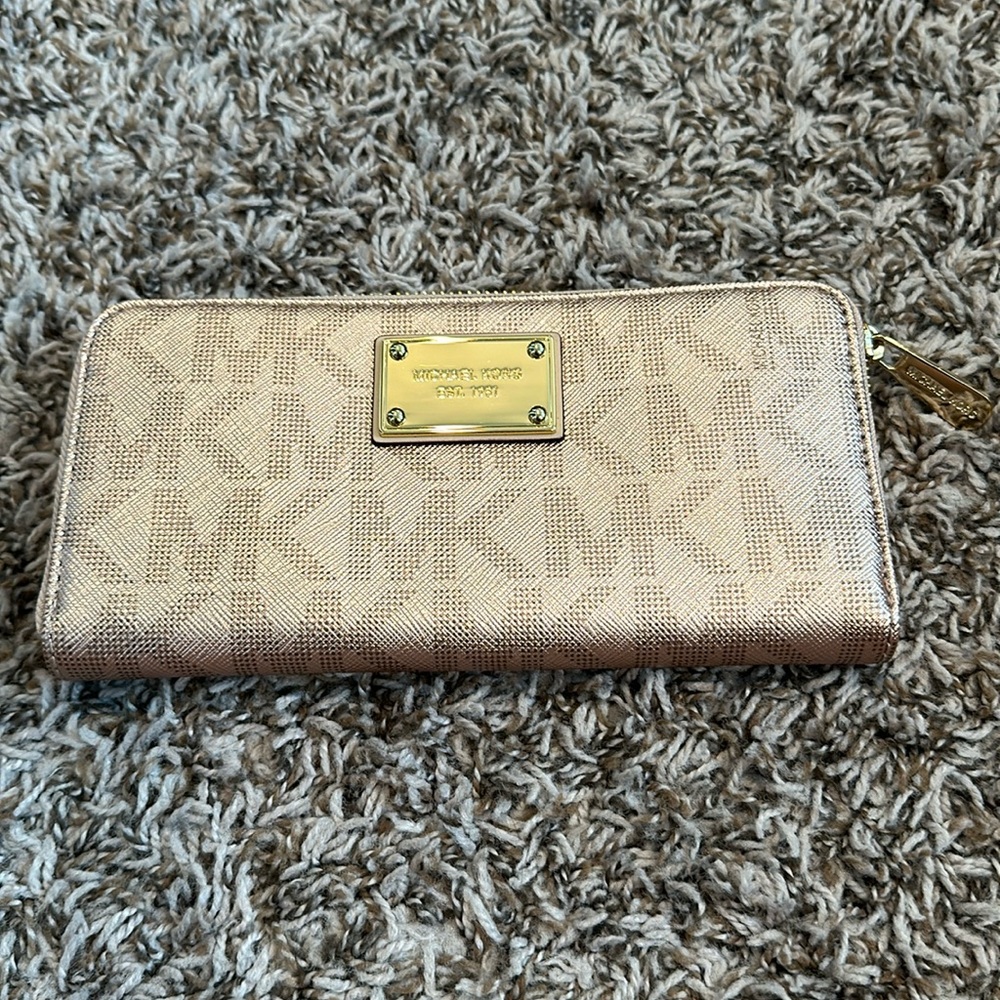 New, no tag Michael Kors Rosegold Wallet